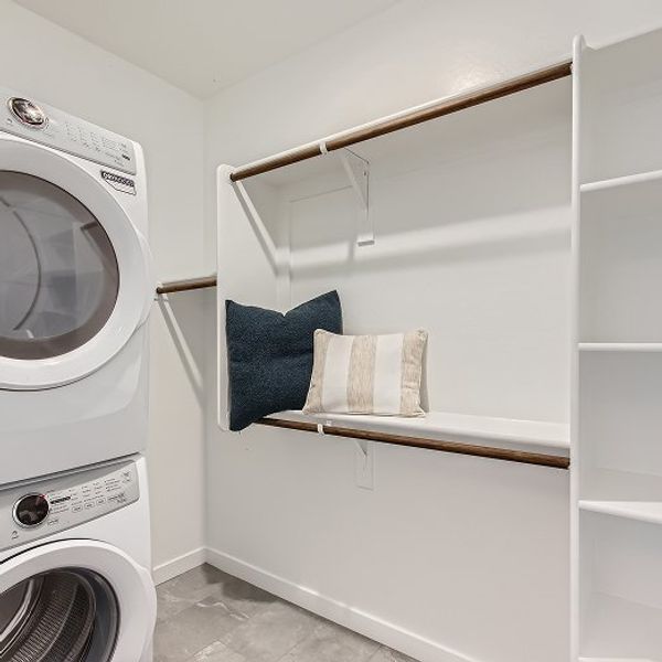 3580 Latitude NG WIC F1 Base4