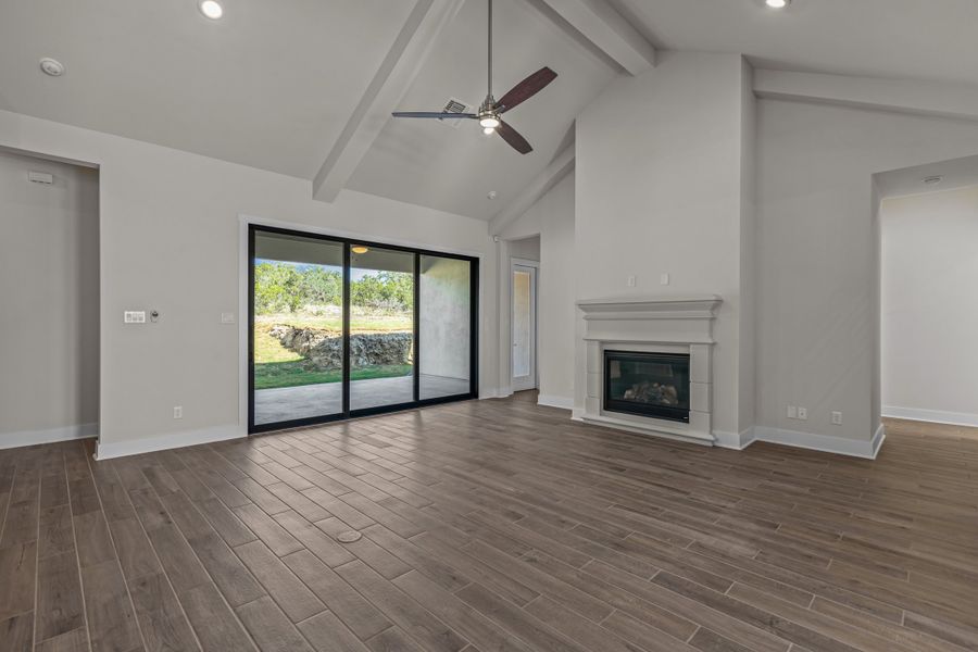 Representative unfurnished interior of a home built from the Fredericksburg by Beazer Homes in Highland Estates, San Antonio (Image 12).