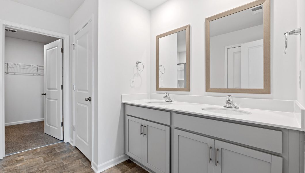 Furnished interior view inside a new home in Woodglen, Piedmont (Image 13).