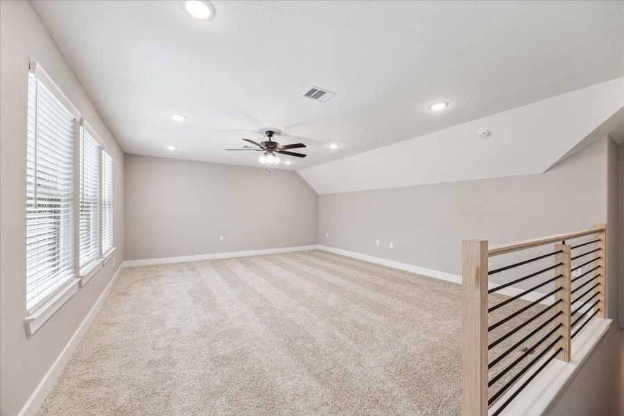 THE PICTURE SHOWN IS NOT THE ACTUAL HOME. TRINITY SIGNATURE HOMES IS BUILDING A SIMILAR FLOOR PLAN.