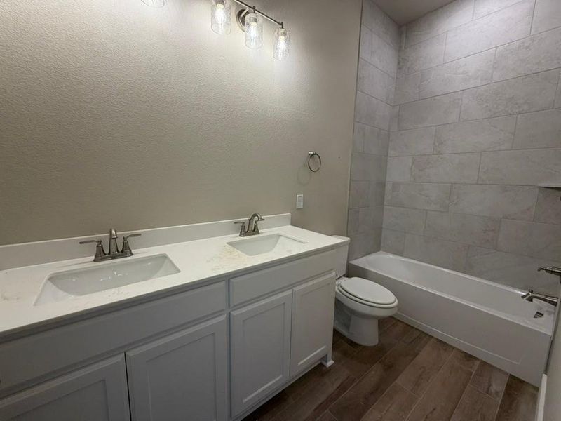 Furnished interior view inside a new home in Rocky Top, Krum (Image 7). Furnished interior view inside a new home in Rocky Top, Krum (Image 7).