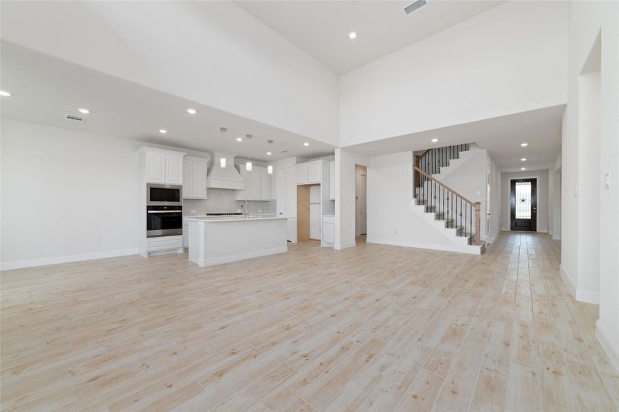 Spacious, unfurnished interior of a new home in , Tomball (Image 14). Spacious, unfurnished interior of a new home in , Tomball (Image 14).