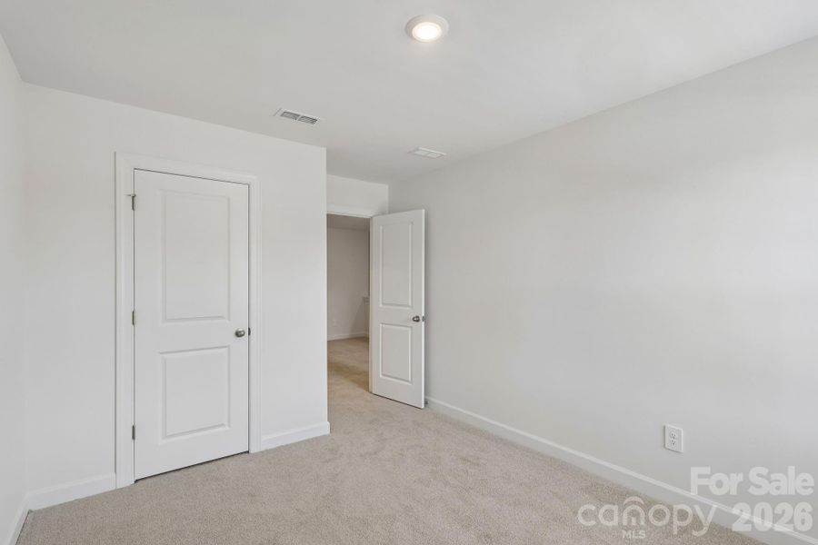 Photo is not of the actual home, but is an inspirational photo of builder’s model home and may depict options, furnishings, and/or decorator features that are not included Photo is not of the actual home, but is an inspirational photo of builder’s model home and may depict options, furnishings, and/or decorator features that are not included
