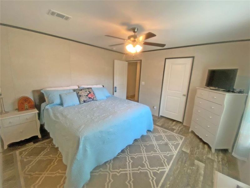 Furnished interior view inside a new home in , Palatka (Image 26).