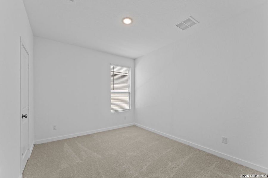Spacious, unfurnished interior of a new home in Espada, San Antonio (Image 21).