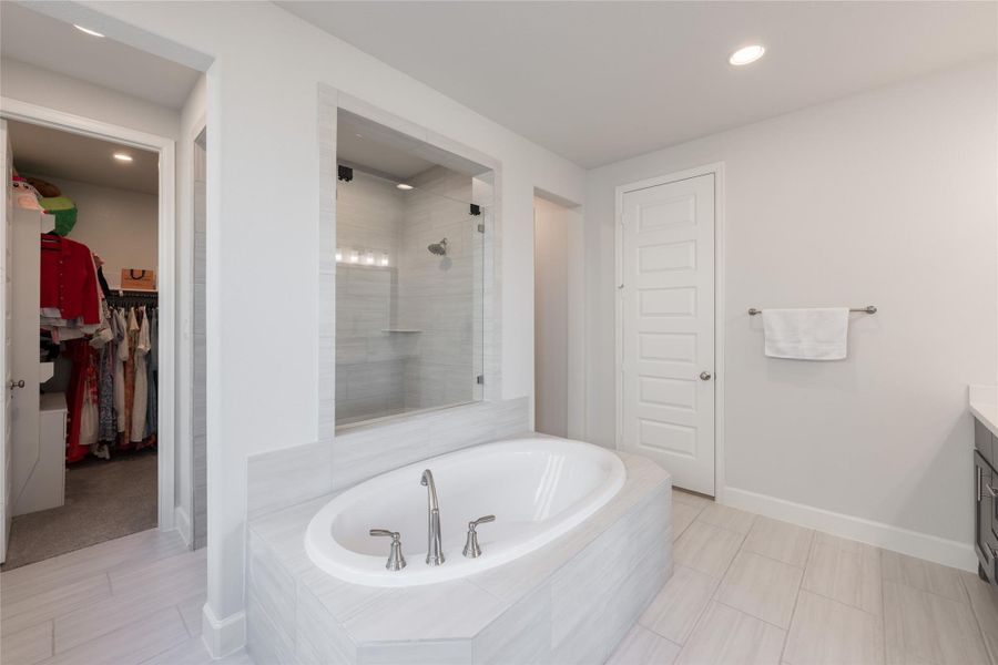 Furnished interior view inside a new home in Elyson, Katy (Image 14).