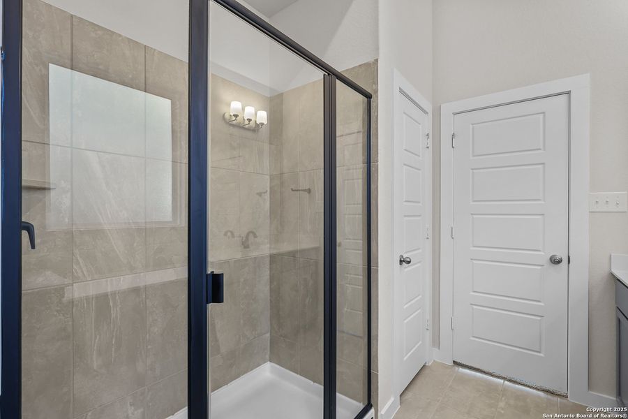 Furnished interior view inside a new home in Stillwater Ranch 45', San Antonio (Image 9).