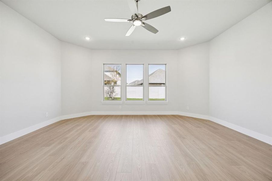 Spacious, unfurnished interior of a new home in Painted Tree Lakeside, McKinney (Image 20). Spacious, unfurnished interior of a new home in Painted Tree Lakeside, McKinney (Image 20).