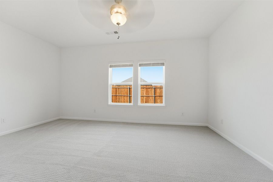Spacious, unfurnished interior of a new home in Saddlebrook Estates, Waxahachie (Image 25). Spacious, unfurnished interior of a new home in Saddlebrook Estates, Waxahachie (Image 25).