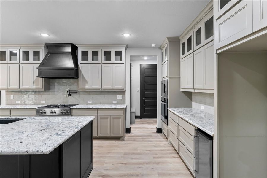 Representative furnished interior of a home built from the The Harper II by Doug Parr Custom Homes in Monarch Manor, Poolville (Image 11).