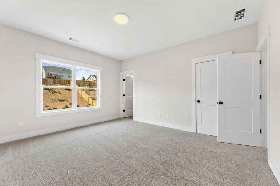 Spacious, unfurnished interior of a new home in Hillshire, Cumming (Image 20).