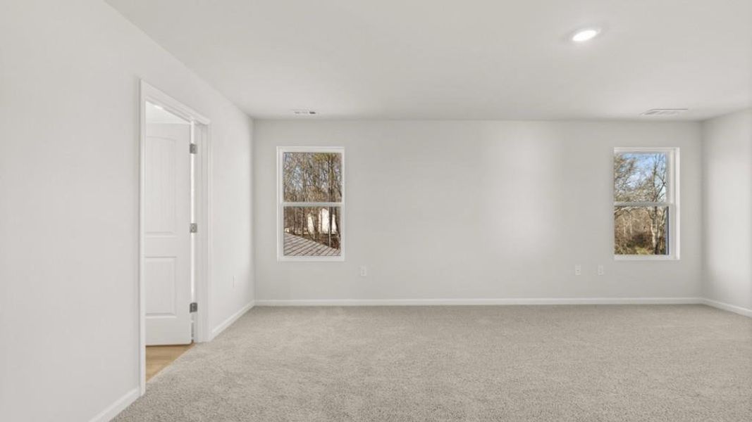 Spacious, unfurnished interior of a new home in Braselton Village, Braselton (Image 22).
