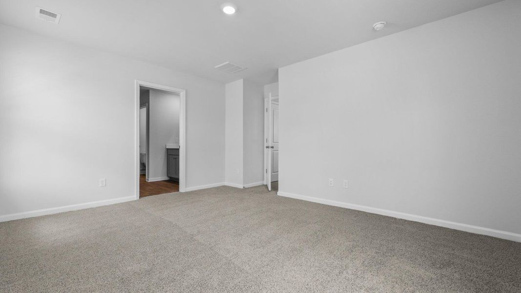 Spacious, unfurnished interior of a new home in Pine Hills at Cane Bay, Summerville (Image 26).