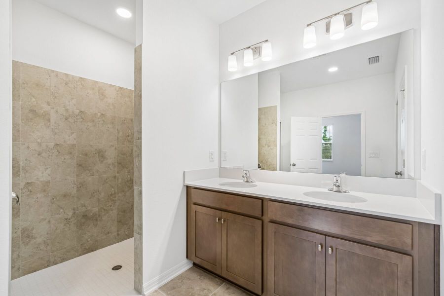 Owner's Bathroom Owner's Bathroom