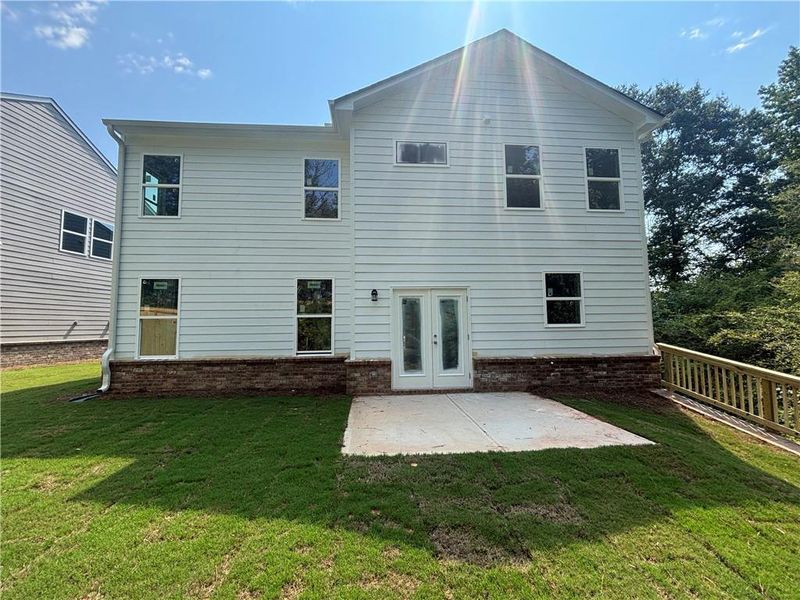 Exterior details and patio area of a home in Edenglen, Buford (Image 3).