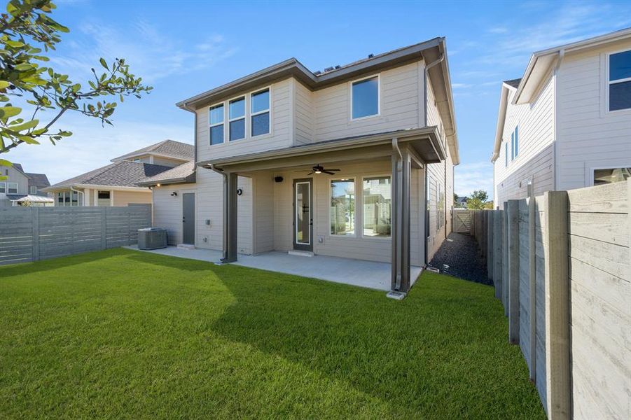 1206 Laurel- Back-3 1206 Laurel- Back-3