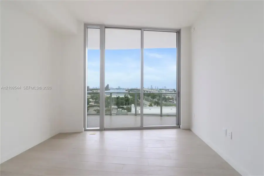 Spacious, unfurnished interior of a new home in , Miami (Image 62).