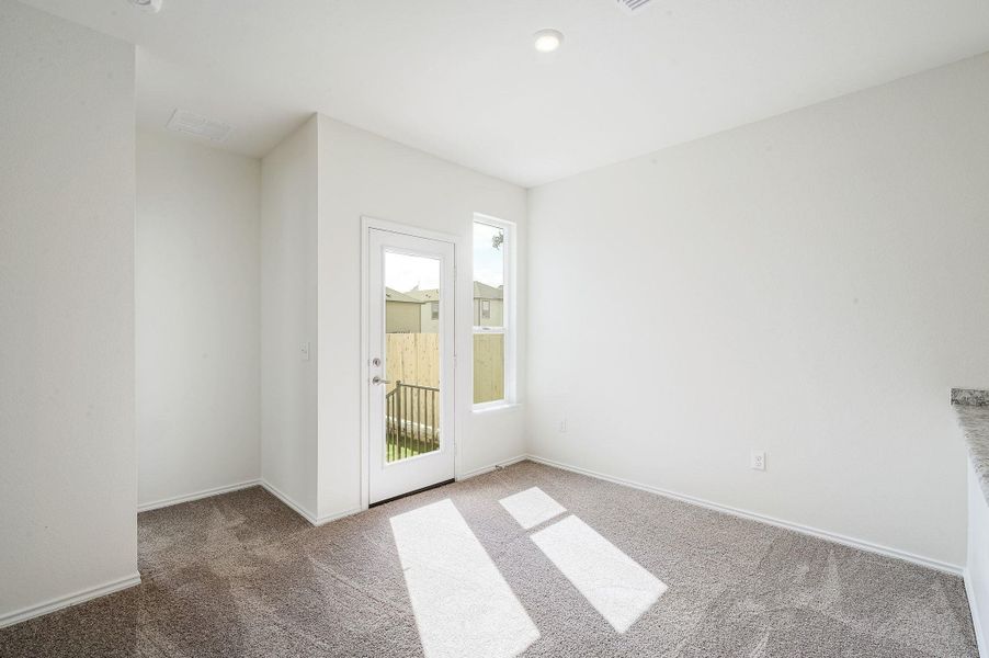 Spacious, unfurnished interior of a new home in Creekside at Estancia, Austin (Image 14).