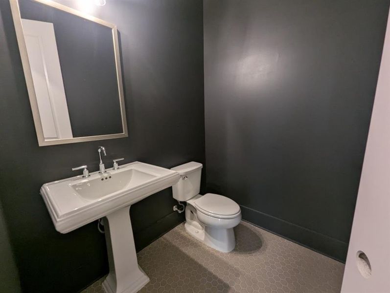 Furnished interior view inside a new home in Arden on Lanier, Cumming (Image 9).