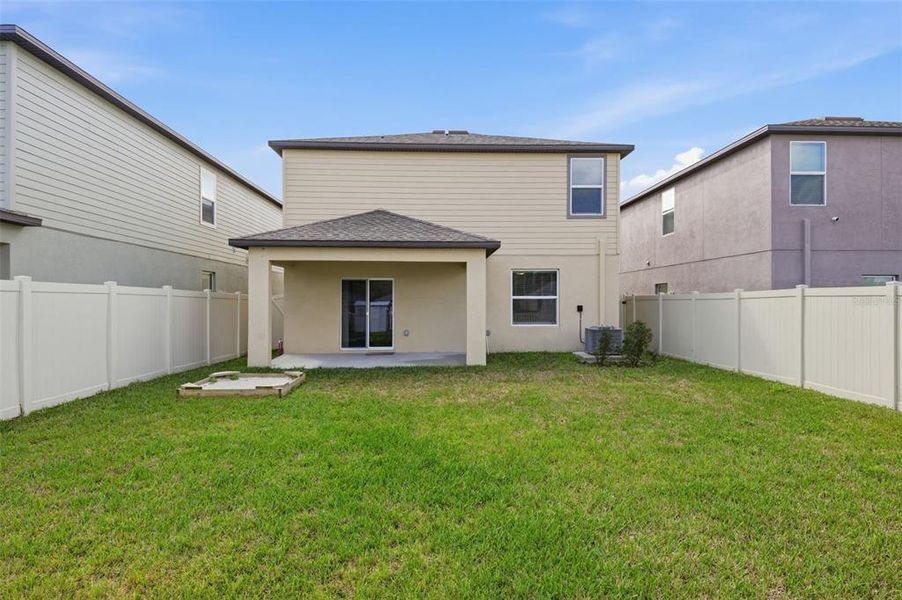 Exterior details and patio area of a home in , Plant City (Image 27).