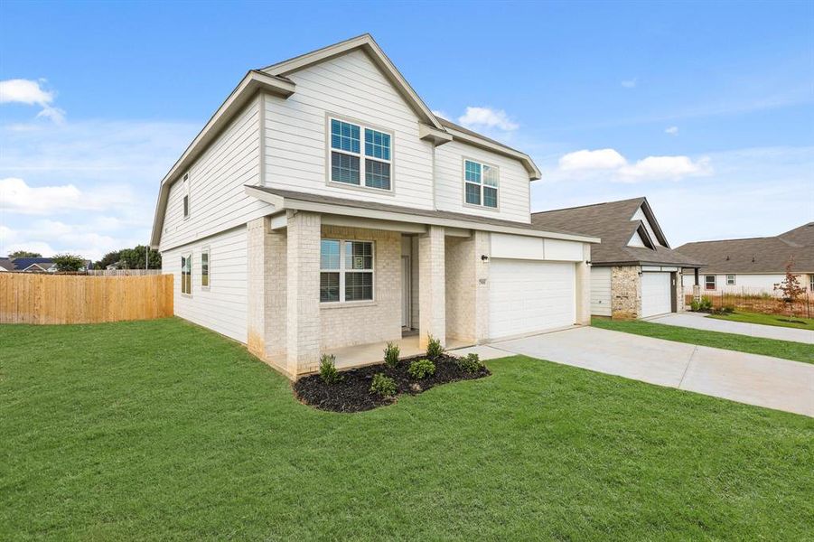 Exterior details and patio area of a home in Sycamore Landing, Fort Worth (Image 3). Exterior details and patio area of a home in Sycamore Landing, Fort Worth (Image 3).