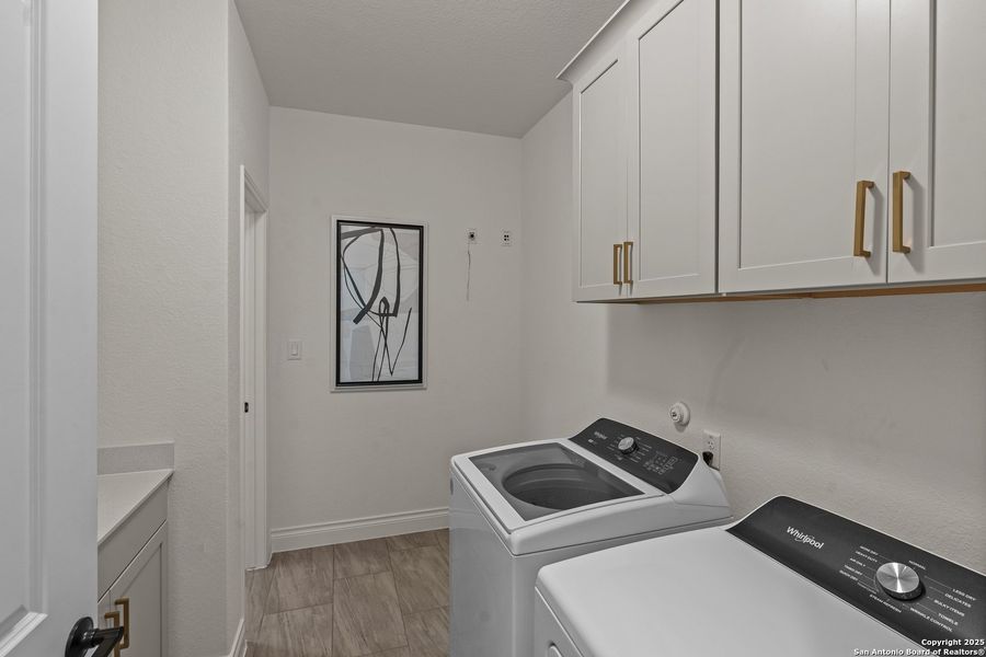 Close-up of interior finishes inside a home in Corley Farms, San Antonio (Image 16).