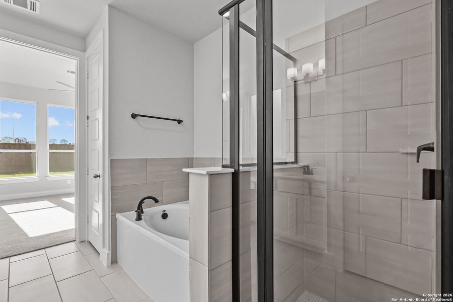 Furnished interior view inside a new home in Mayfair 50', New Braunfels (Image 14).