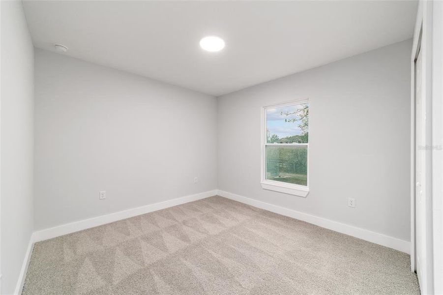 Spacious, unfurnished interior of a new home in , Dunnellon (Image 11).