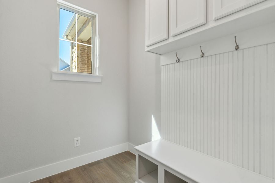 Spacious, unfurnished interior of a new home in Painted Tree Lakeside, McKinney (Image 30).