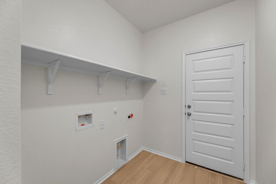 Spacious, unfurnished interior of a new home in Salerno - Classic Collection, Round Rock (Image 25).