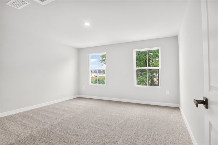 Spacious, unfurnished interior of a new home in Arden Woods, Greenville (Image 18).