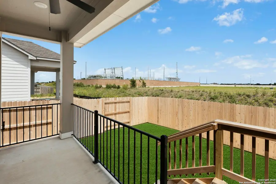 Image 27 of a home in Willowbrook.