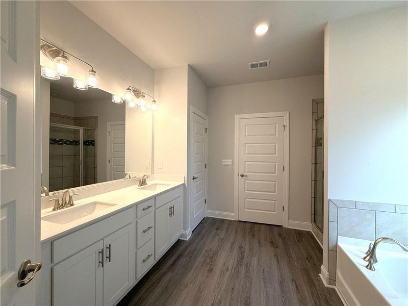 Furnished interior view inside a new home in Tuscany Hills, Douglasville (Image 8).