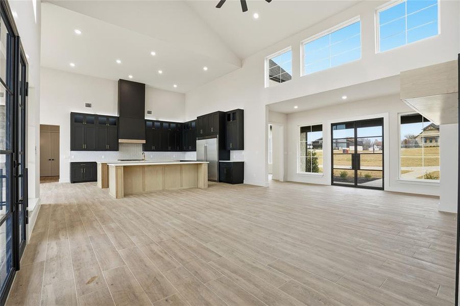 Spacious, unfurnished interior of a new home in , Burleson (Image 24).