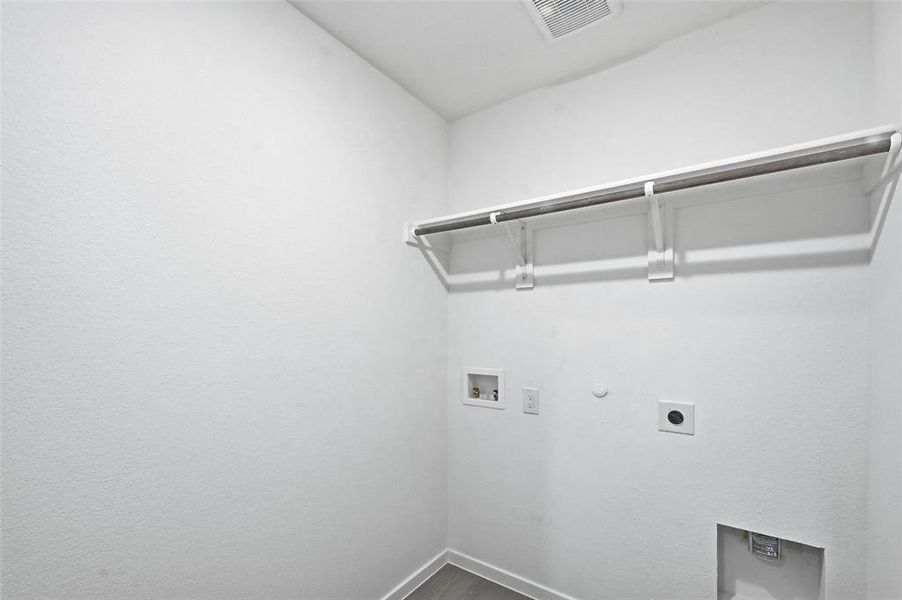 Spacious, unfurnished interior of a new home in Verandah, Royse City (Image 19).