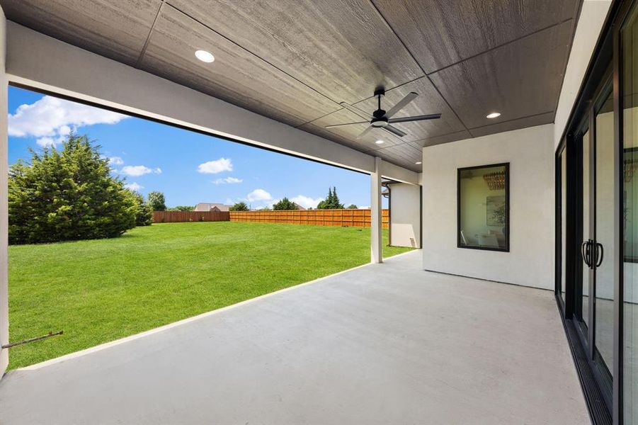 Exterior details and patio area of a home in , Red Oak (Image 26).