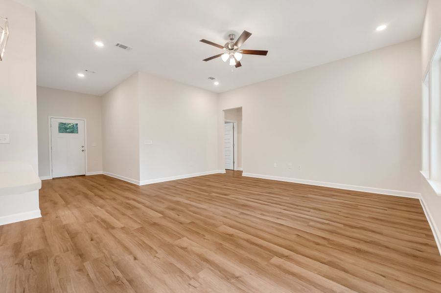 Spacious, unfurnished interior of a new home in Southern Charm, Crestview (Image 19).