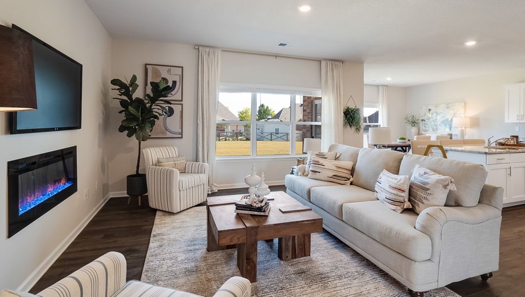 Representative furnished interior of a home built from the CAIRN by D.R. Horton in Riverwood Gardens, Oakland (Image 7).