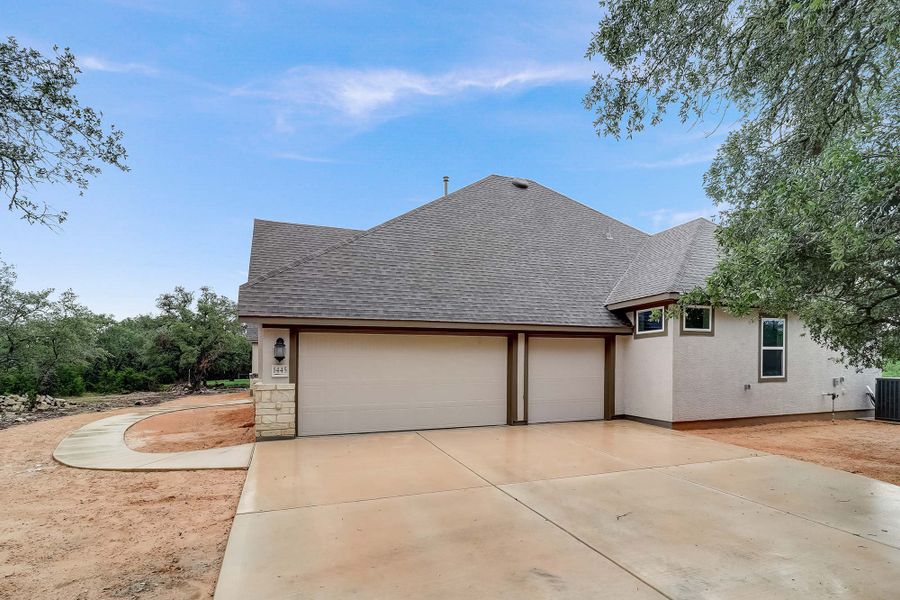 Image 31 representing the The Fredericksburg by David Weekley Homes in Megans Landing – Half-Acre Homesites, Castroville, TX. Image 31 representing the The Fredericksburg by David Weekley Homes in Megans Landing – Half-Acre Homesites, Castroville, TX.