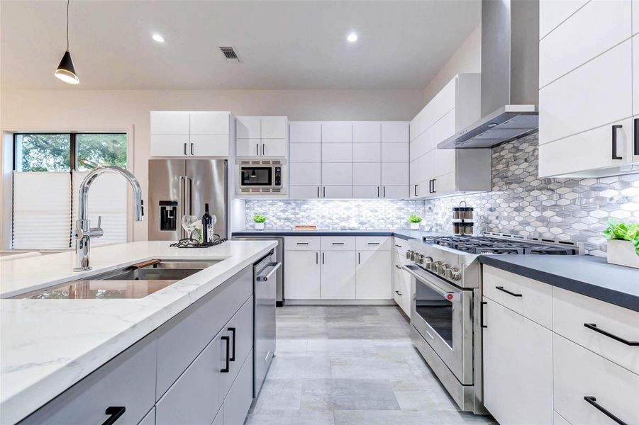 Furnished interior view inside a new home in , Houston (Image 16). Furnished interior view inside a new home in , Houston (Image 16).