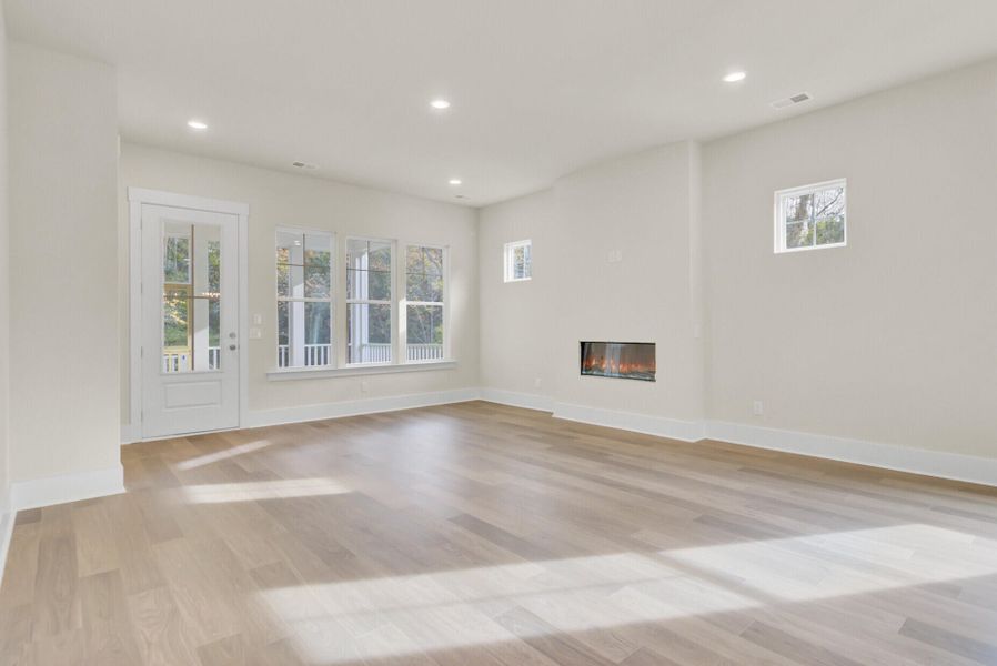 Spacious, unfurnished interior of a new home in Indigo Grove Single Family Homes, Johns Island (Image 31).