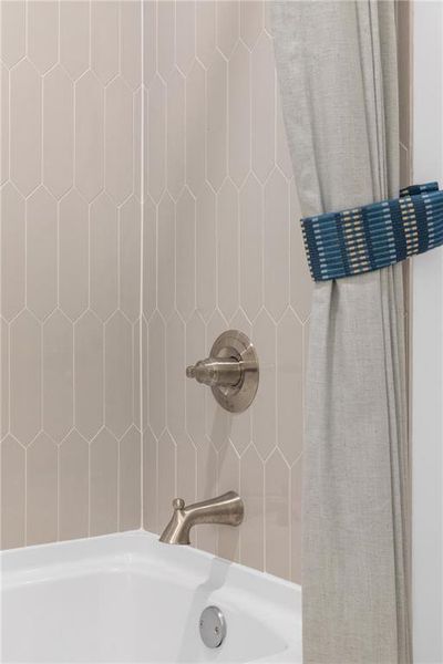 Close-up of interior finishes inside a home in Pickens Bluff, Hiram (Image 61).