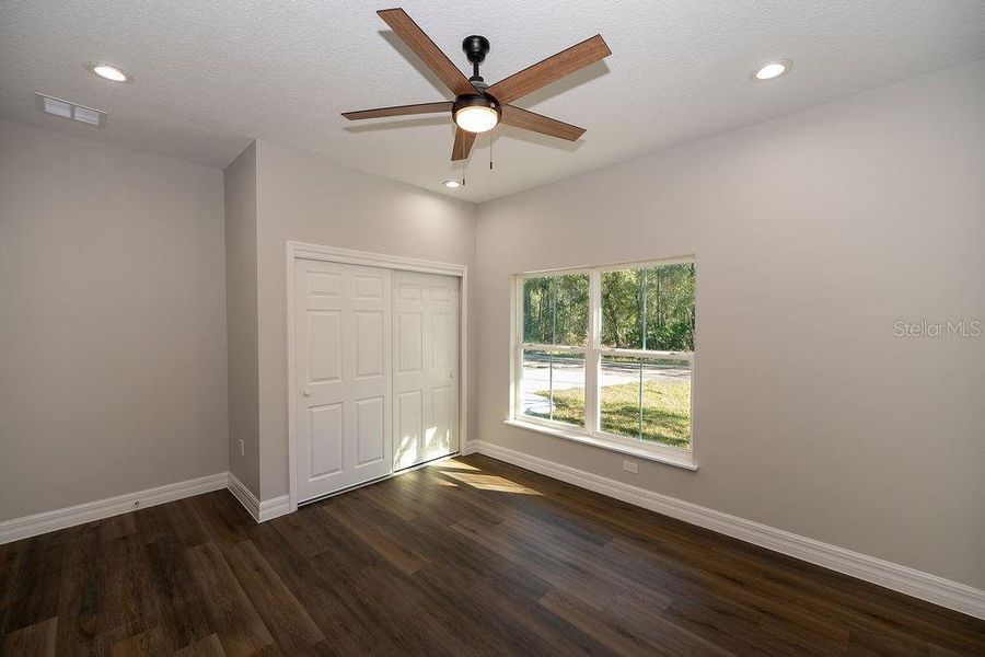 Spacious, unfurnished interior of a new home in , Deland (Image 36).