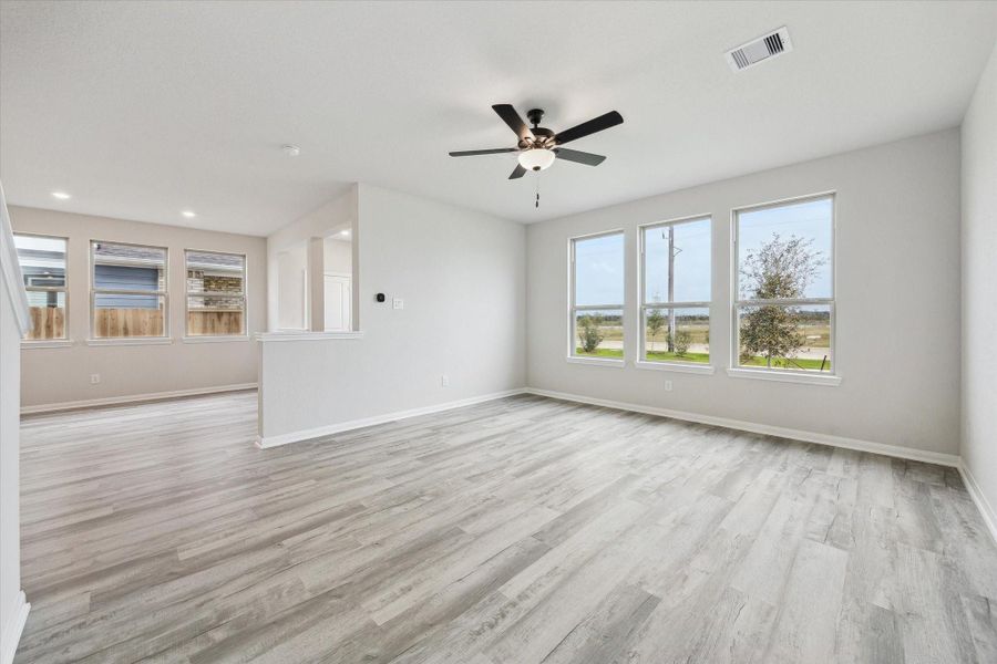 Spacious, unfurnished interior of a new home in Elyson, Katy (Image 27).