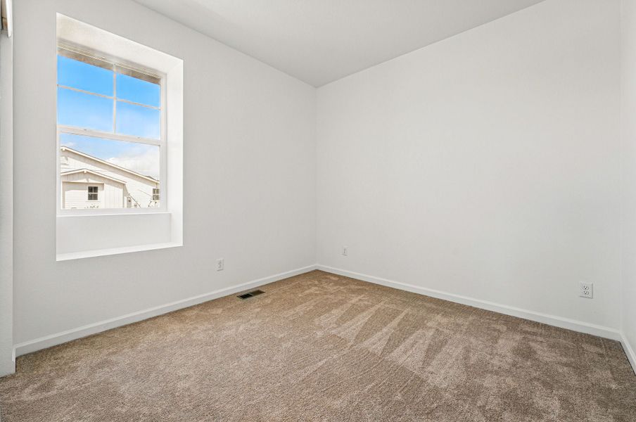 Spacious, unfurnished interior of a new home in Parterre, Thornton (Image 18).
