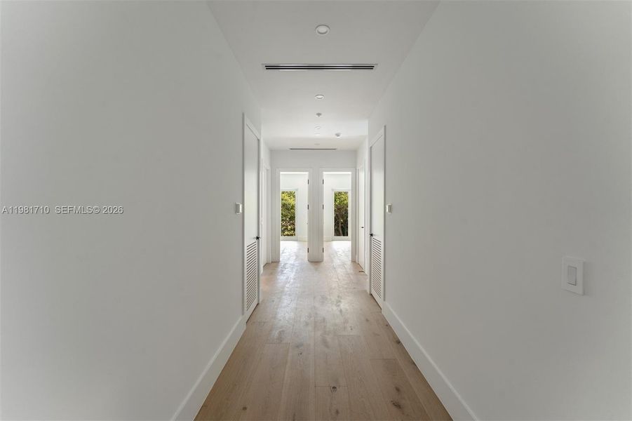 Spacious, unfurnished interior of a new home in , Palmetto Bay (Image 17).