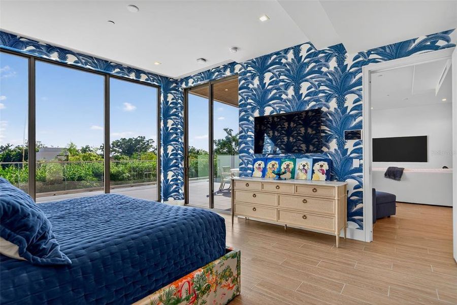 Furnished interior view inside a new home in , Longboat Key (Image 10).