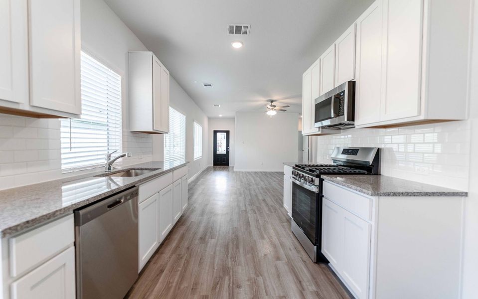 Furnished interior view inside a new home in Paramount, Kyle (Image 6).
