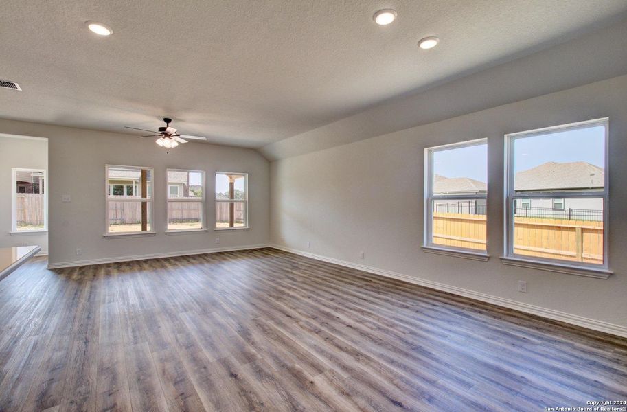 Spacious, unfurnished interior of a new home in , New Braunfels (Image 21).