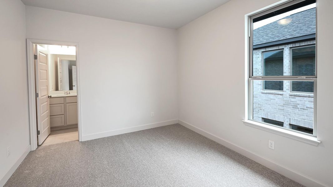 Spacious, unfurnished interior of a new home in Crosswinds 50', Kyle (Image 14).